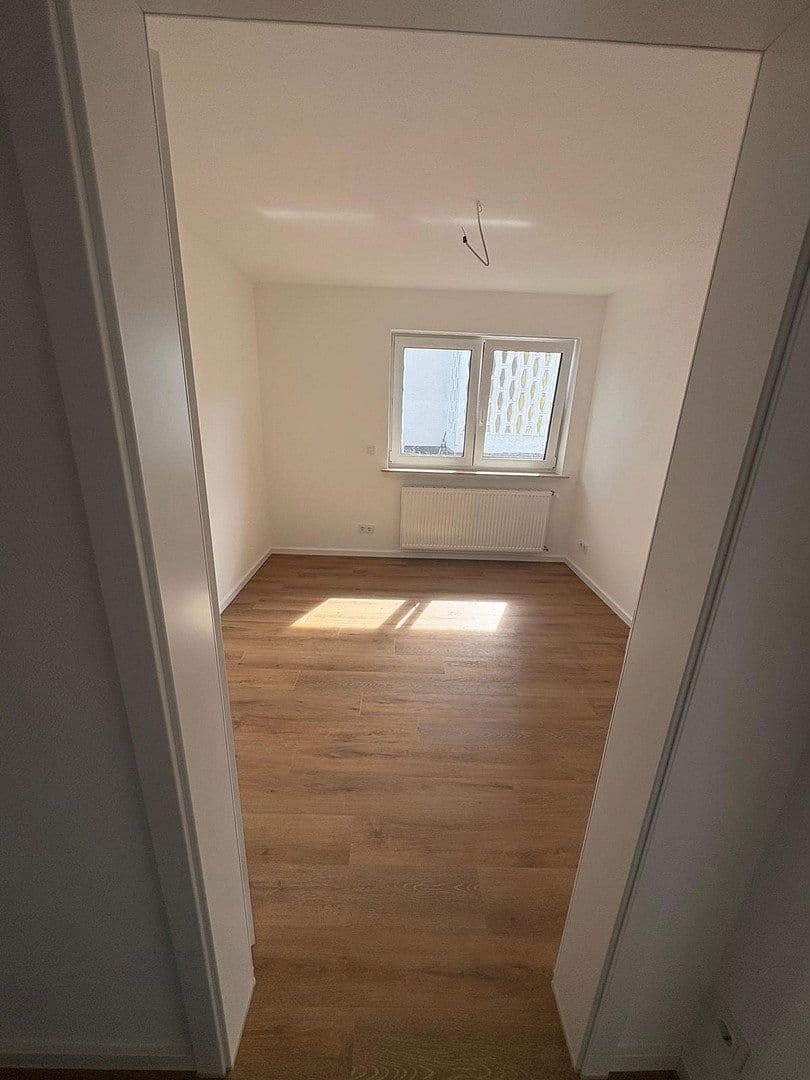 Pronájem bytu 5+1 135 m², Frühlingstrasse 9, Karlsbad, Bádensko-Württembersko Pronájem bytu 5+1 135 m², Frühlingstrasse 9, Karlsbad, Bádensko-Württembersko