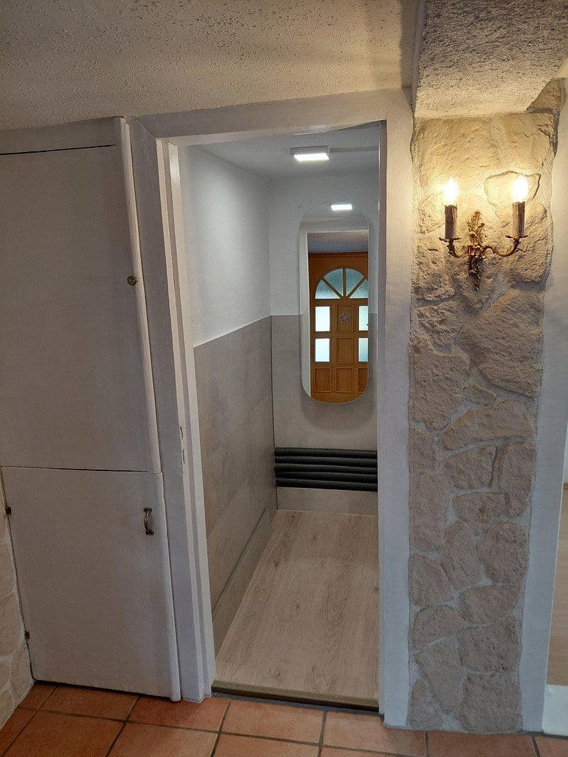 Pronájem domu 115 m², pozemek 99 m², Usingen, Hessen Pronájem domu 115 m², pozemek 99 m², Usingen, Hessen