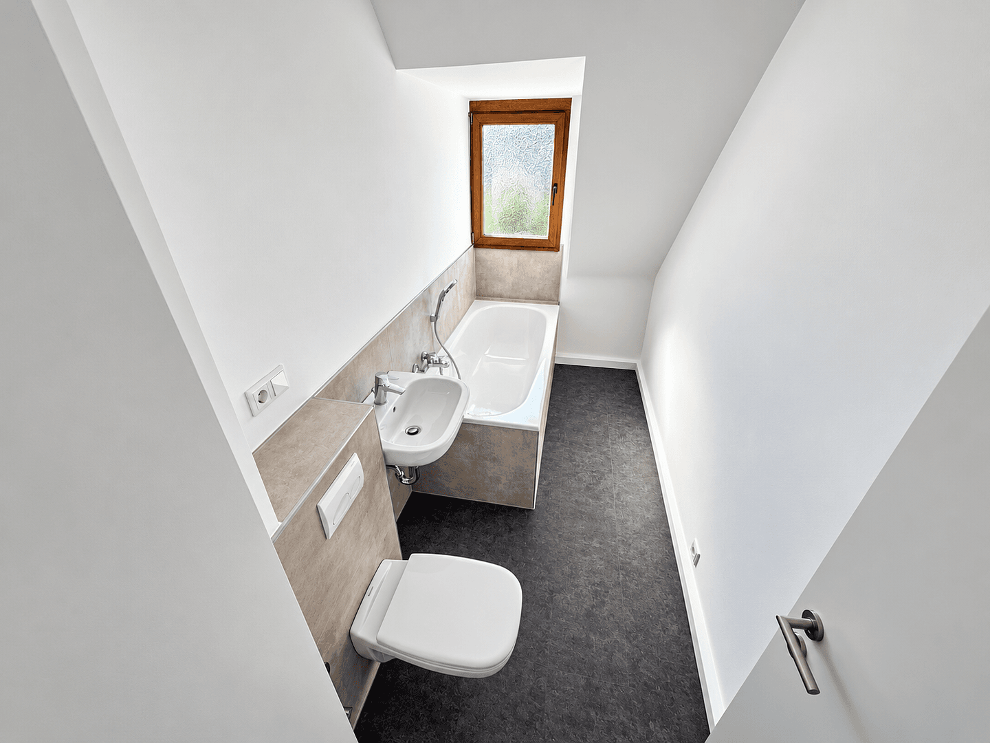 Prodej bytu 3+1 67 m², Maashofstraße 16-18, Leverkusen, Severní Porýní-Vestfálsko Prodej bytu 3+1 67 m², Maashofstraße 16-18, Leverkusen, Severní Porýní-Vestfálsko