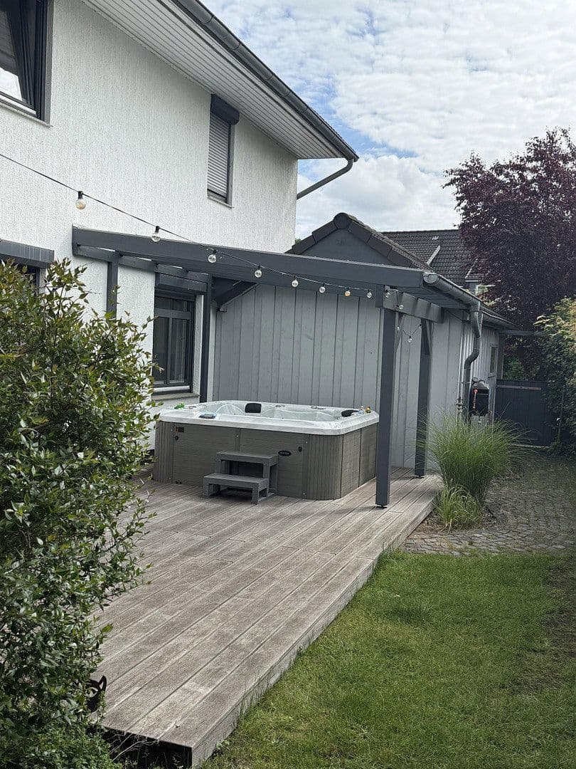 Prodej domu 175 m², pozemek 425 m², Tornesch, Šlesvicko-Holštýnsko Prodej domu 175 m², pozemek 425 m², Tornesch, Šlesvicko-Holštýnsko