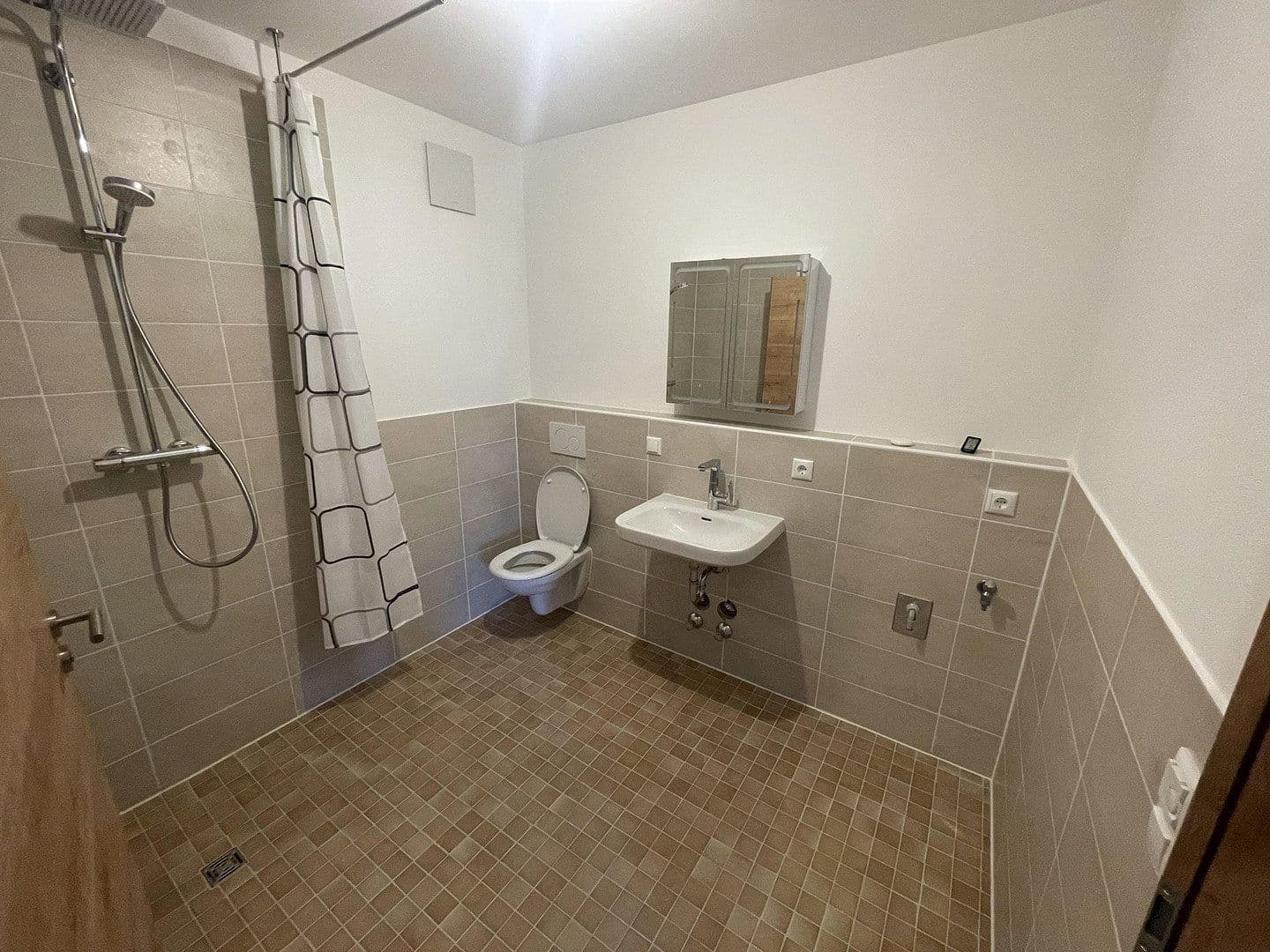Pronájem bytu 4+1 103 m², Fridolfing, Bavorsko Pronájem bytu 4+1 103 m², Fridolfing, Bavorsko