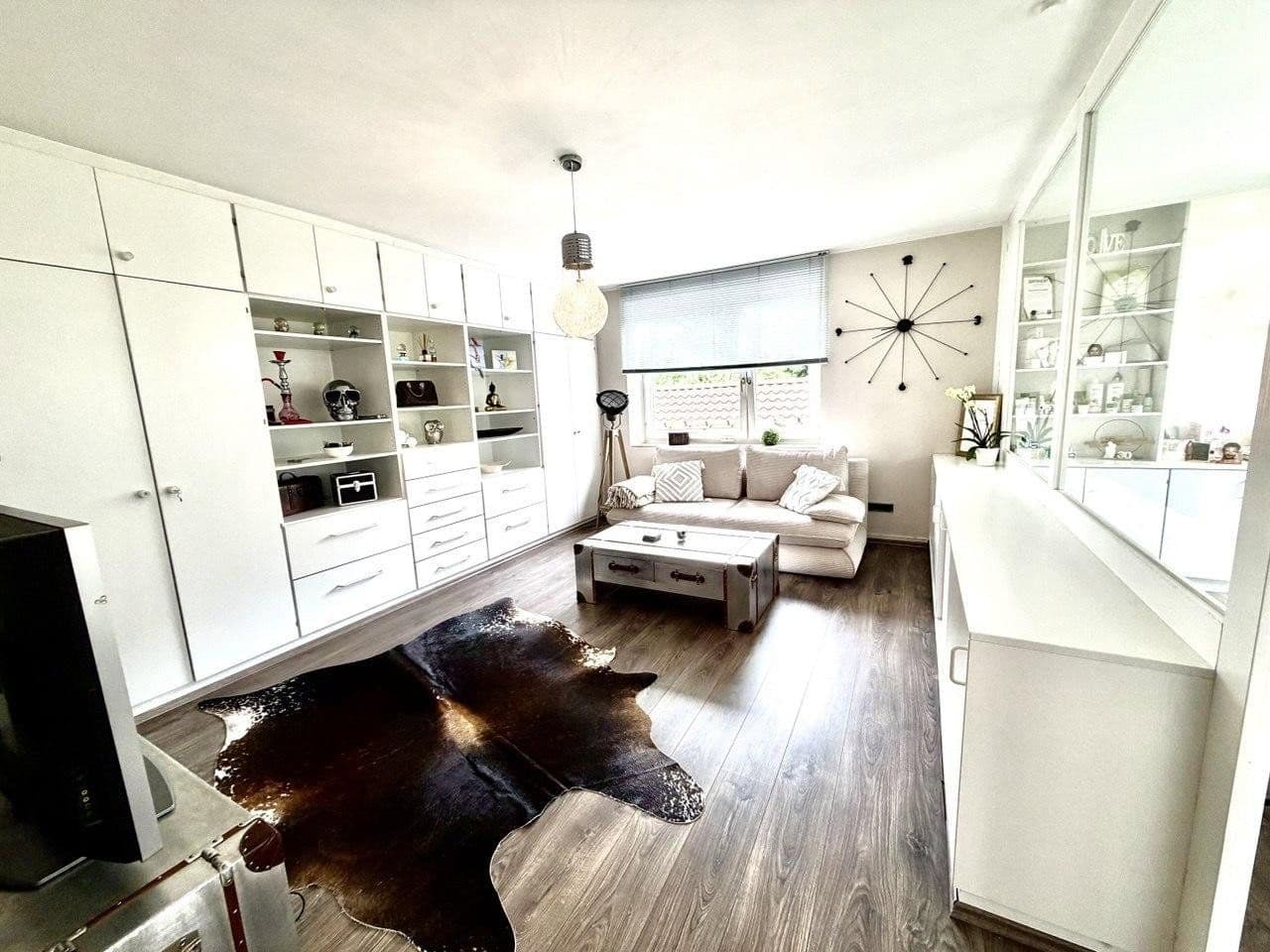 Prodej domu 417 m², pozemek 1.196 m², Burgwedel, Dolní Sasko Prodej domu 417 m², pozemek 1.196 m², Burgwedel, Dolní Sasko