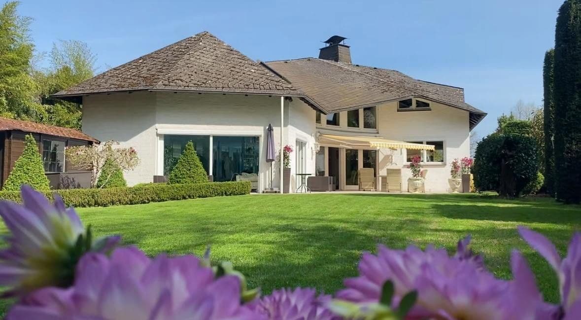 Prodej domu 417 m², pozemek 1.196 m², Burgwedel, Dolní Sasko Prodej domu 417 m², pozemek 1.196 m², Burgwedel, Dolní Sasko