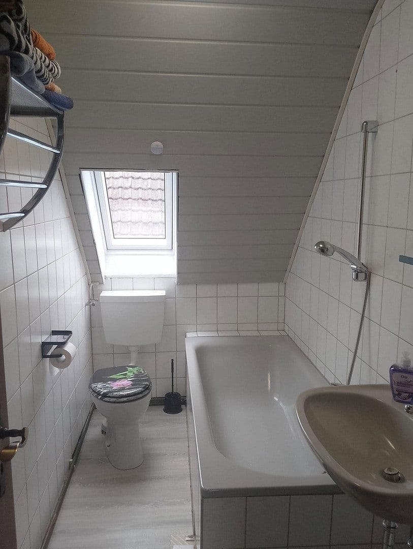 Prodej domu 155 m², pozemek 1.002 m², Bodenfelde, Dolní Sasko Prodej domu 155 m², pozemek 1.002 m², Bodenfelde, Dolní Sasko