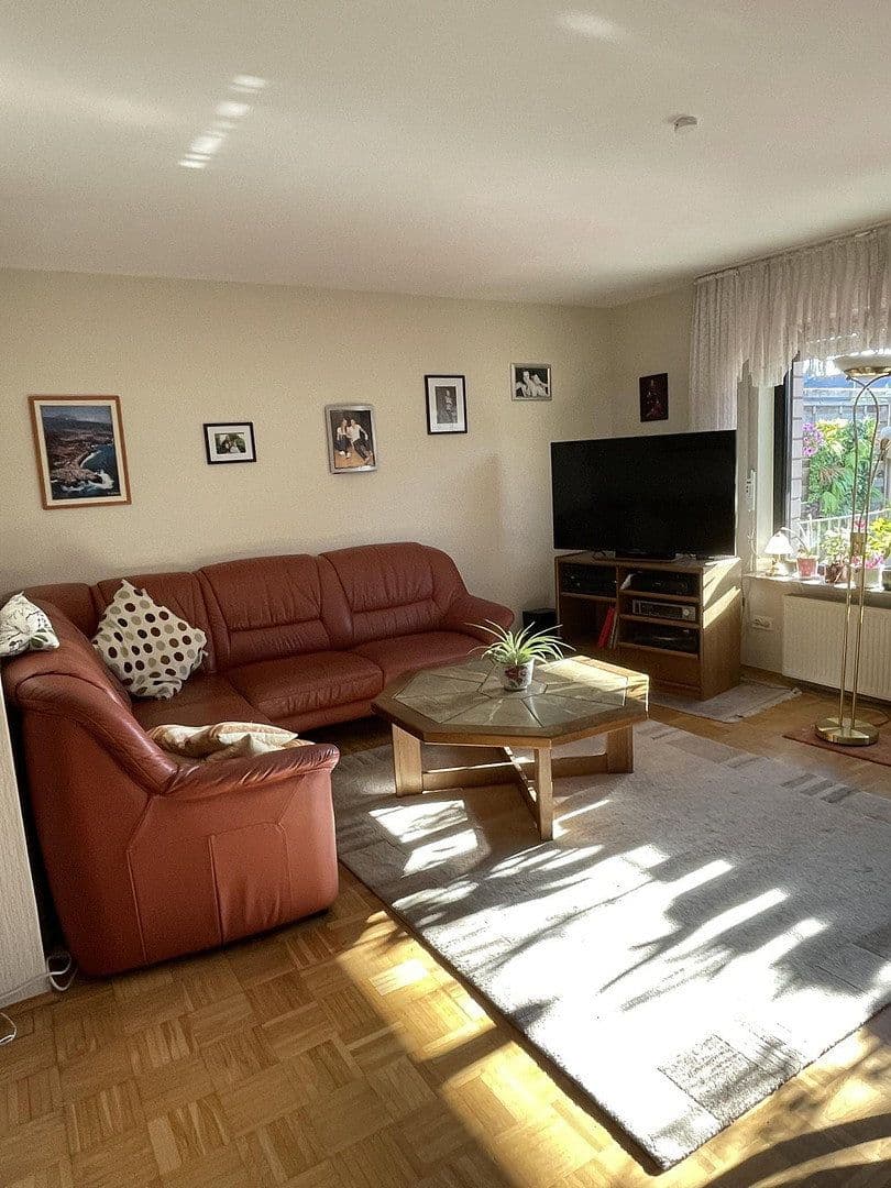 Prodej domu 146 m², pozemek 282 m², Oberhausen, Severní Porýní-Vestfálsko Prodej domu 146 m², pozemek 282 m², Oberhausen, Severní Porýní-Vestfálsko