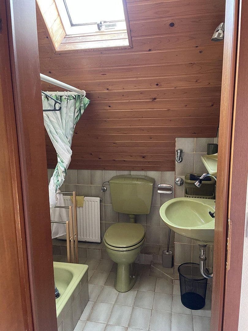 Prodej domu 146 m², pozemek 282 m², Oberhausen, Severní Porýní-Vestfálsko Prodej domu 146 m², pozemek 282 m², Oberhausen, Severní Porýní-Vestfálsko
