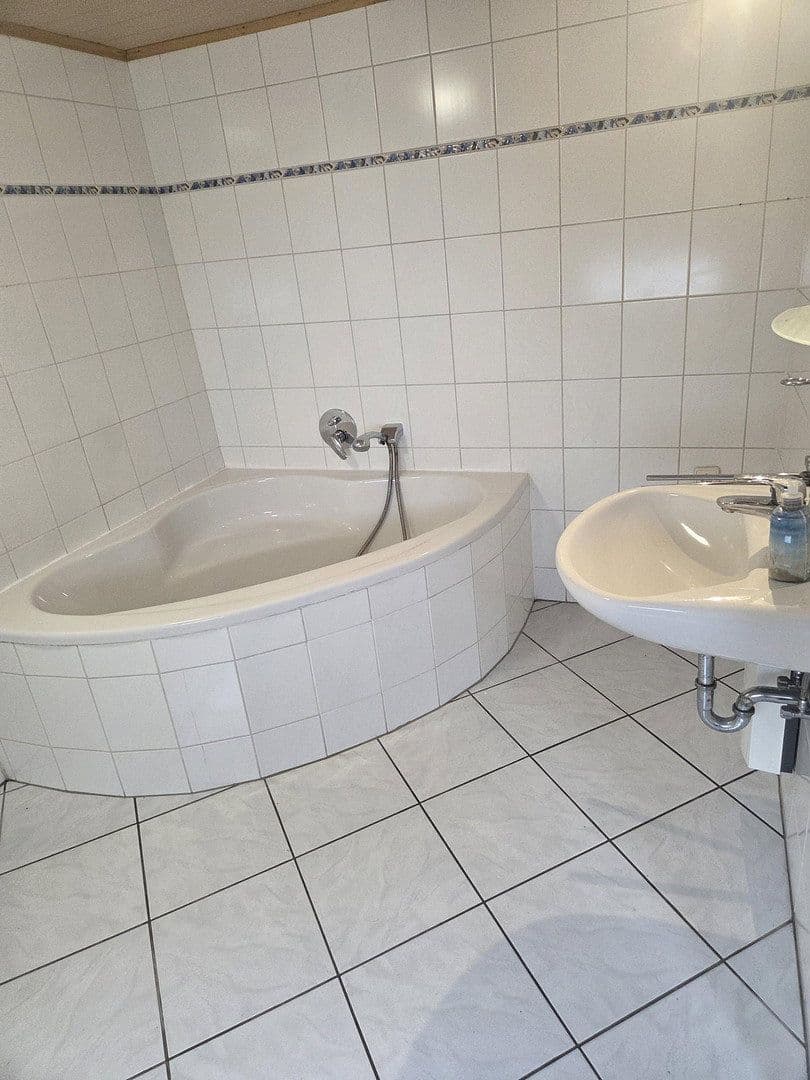 Prodej bytu 2+1 60 m², Bremen, Bremen Prodej bytu 2+1 60 m², Bremen, Bremen