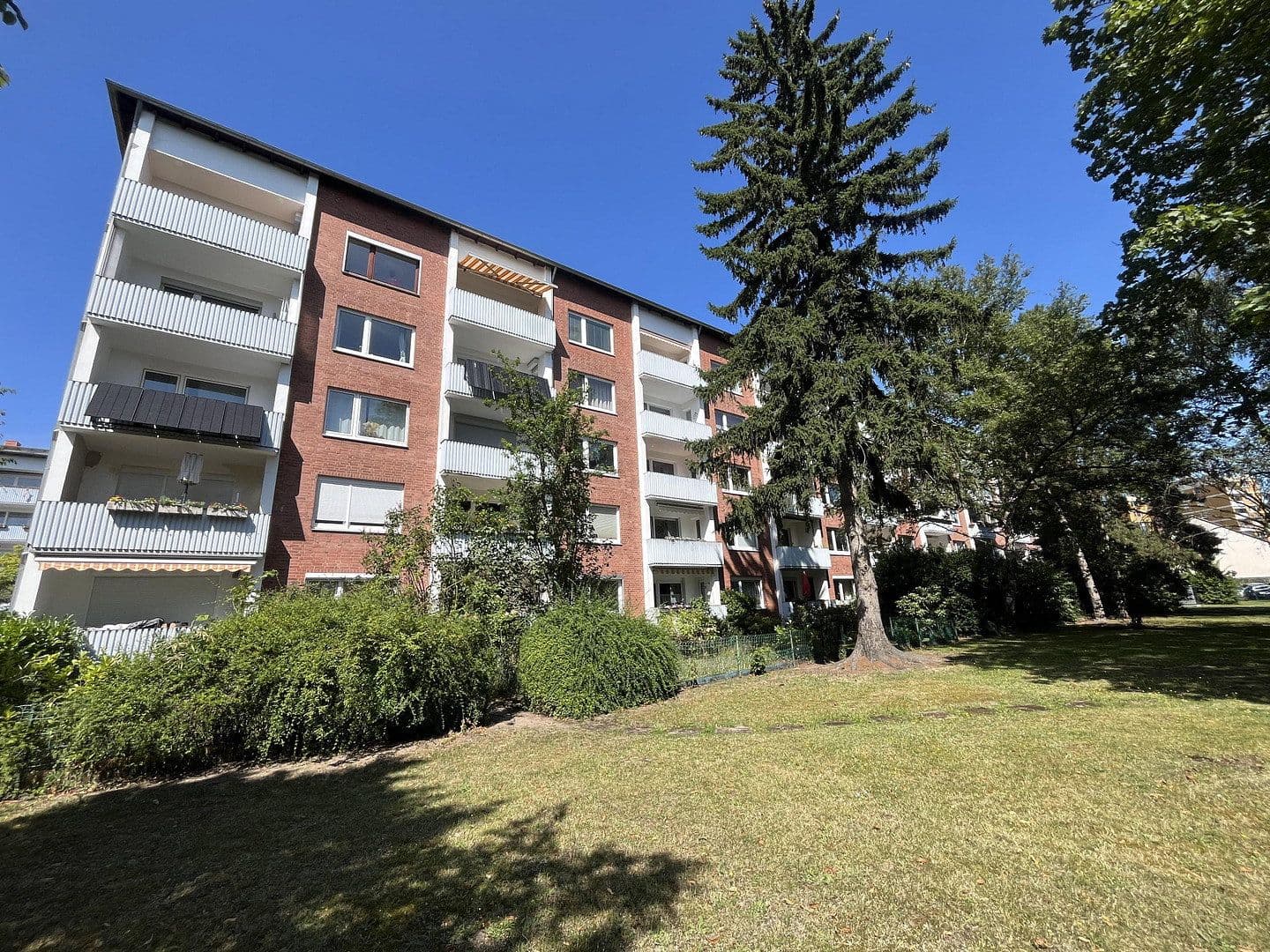 Pronájem bytu 3+1 81 m², Wolfenbüttlerstr 22, Hannover, Dolní Sasko Pronájem bytu 3+1 81 m², Wolfenbüttlerstr 22, Hannover, Dolní Sasko