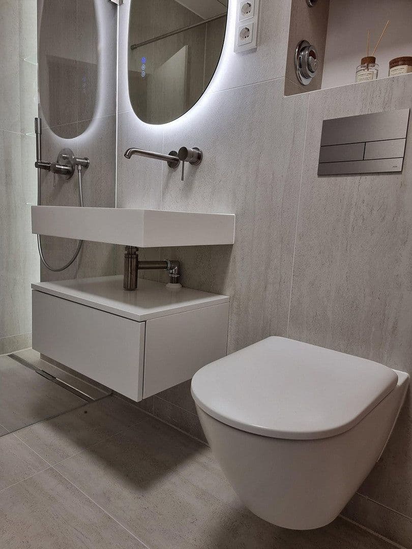 Prodej bytu 3+1 60 m², Berlin, Berlín Prodej bytu 3+1 60 m², Berlin, Berlín