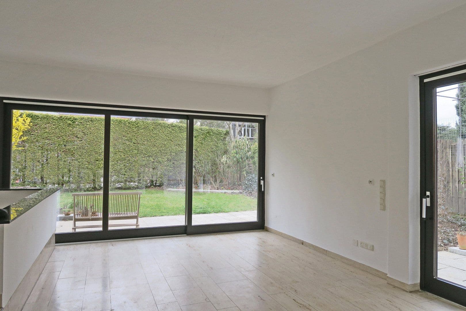 Pronájem domu 130 m², pozemek 360 m², München - Pasing-Obermenzing, Bavorsko Pronájem domu 130 m², pozemek 360 m², München - Pasing-Obermenzing, Bavorsko