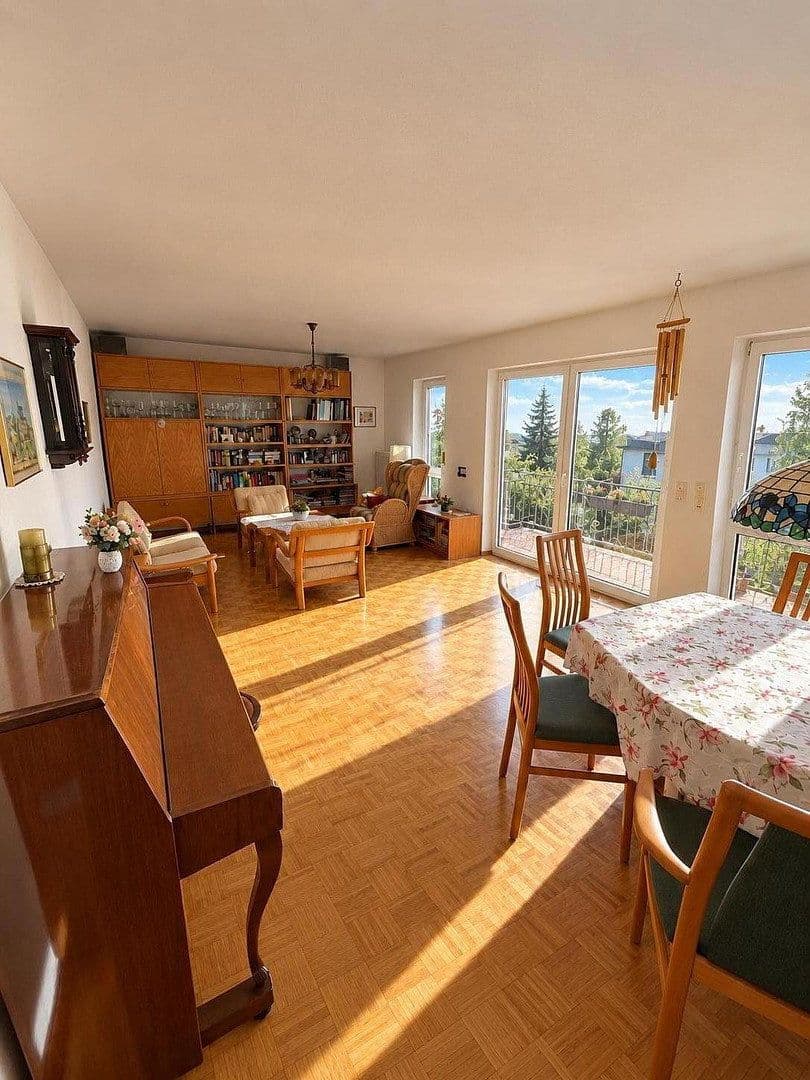 Prodej bytu 3+1 90 m², Lorsch, Hessen Prodej bytu 3+1 90 m², Lorsch, Hessen