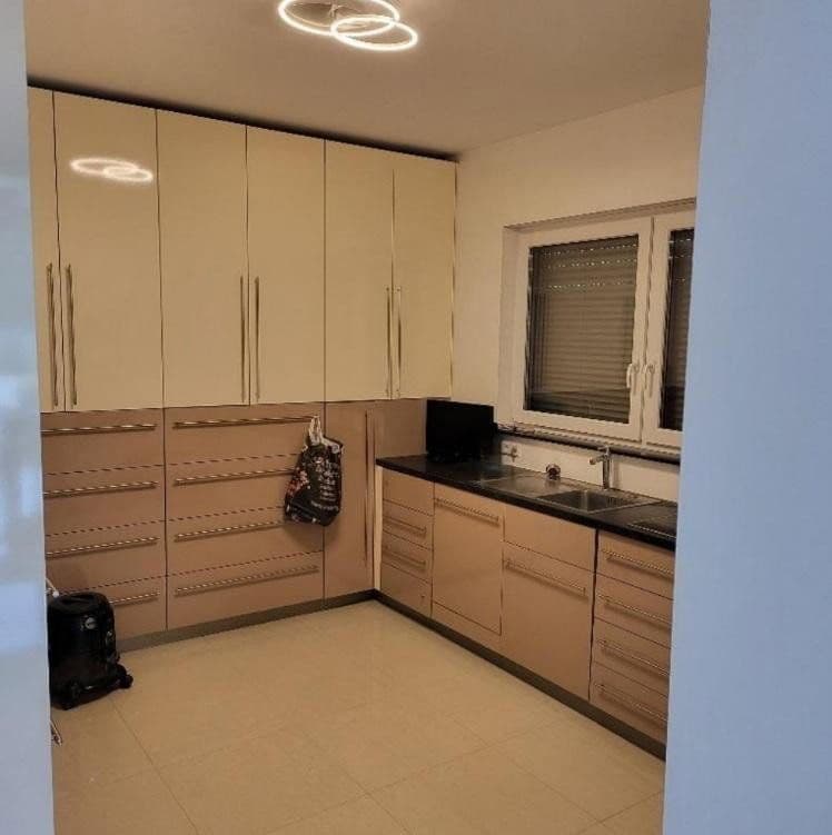 Prodej domu 432 m², pozemek 1.400 m², Pestalozzistraße 1, Schönenberg-Kübelberg, Porýní-Falc Prodej domu 432 m², pozemek 1.400 m², Pestalozzistraße 1, Schönenberg-Kübelberg, Porýní-Falc