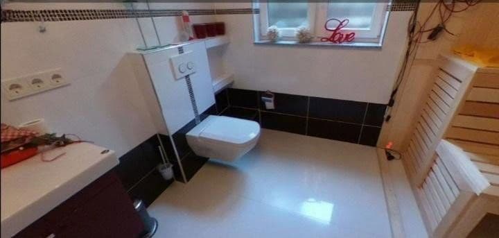 Prodej domu 432 m², pozemek 1.400 m², Pestalozzistraße 1, Schönenberg-Kübelberg, Porýní-Falc Prodej domu 432 m², pozemek 1.400 m², Pestalozzistraße 1, Schönenberg-Kübelberg, Porýní-Falc