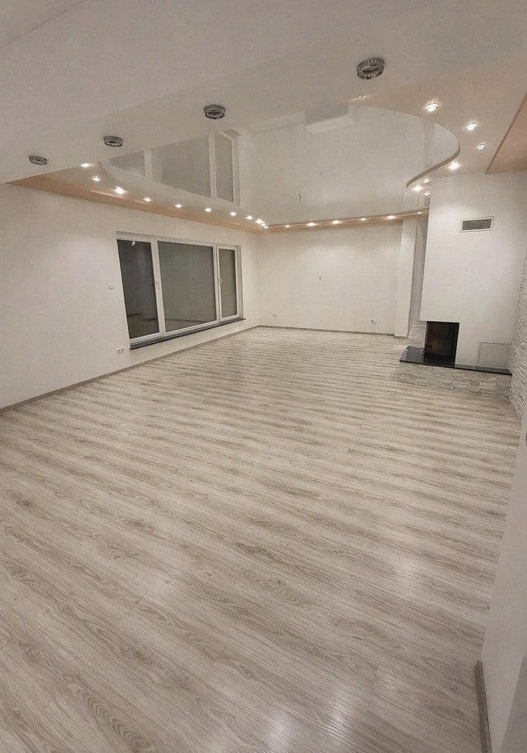 Prodej domu 432 m², pozemek 1.400 m², Pestalozzistraße 1, Schönenberg-Kübelberg, Porýní-Falc Prodej domu 432 m², pozemek 1.400 m², Pestalozzistraße 1, Schönenberg-Kübelberg, Porýní-Falc
