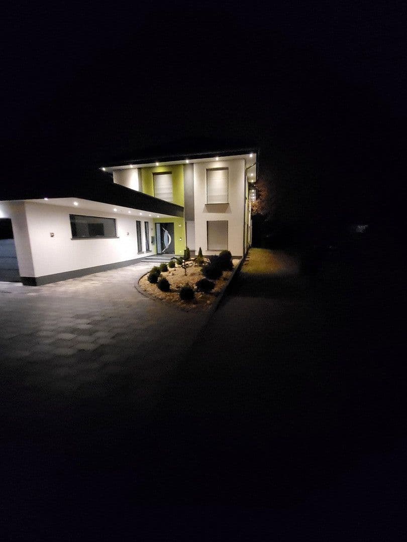 Prodej domu 432 m², pozemek 1.400 m², Pestalozzistraße 1, Schönenberg-Kübelberg, Porýní-Falc Prodej domu 432 m², pozemek 1.400 m², Pestalozzistraße 1, Schönenberg-Kübelberg, Porýní-Falc