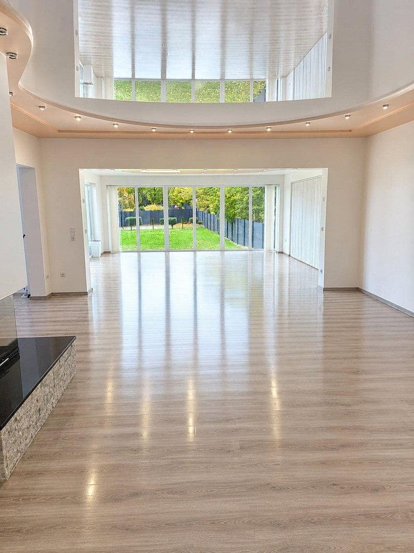 Prodej domu 432 m², pozemek 1.400 m², Pestalozzistraße 1, Schönenberg-Kübelberg, Porýní-Falc Prodej domu 432 m², pozemek 1.400 m², Pestalozzistraße 1, Schönenberg-Kübelberg, Porýní-Falc