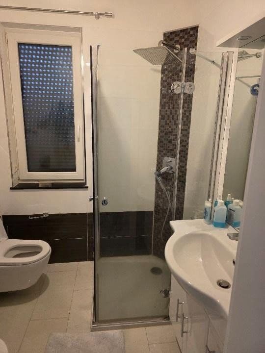 Prodej domu 432 m², pozemek 1.400 m², Pestalozzistraße 1, Schönenberg-Kübelberg, Porýní-Falc Prodej domu 432 m², pozemek 1.400 m², Pestalozzistraße 1, Schönenberg-Kübelberg, Porýní-Falc