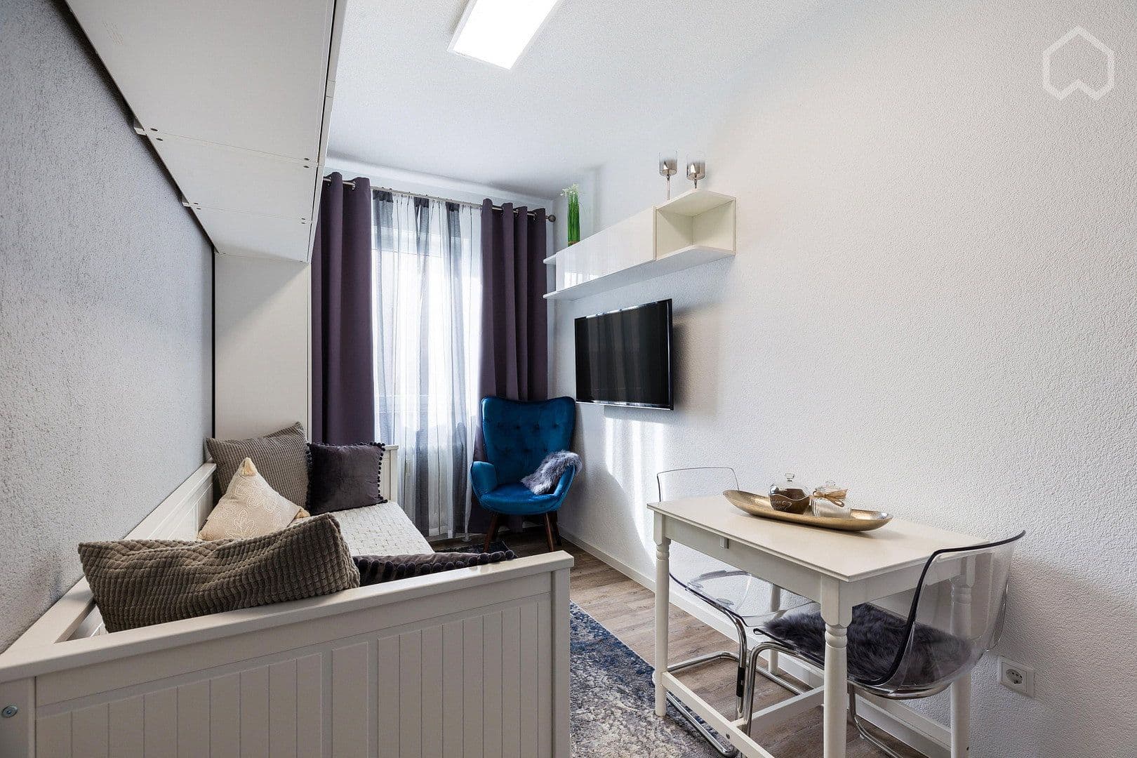 Pronájem bytu 1+1 16 m², Kronenstr. 16, Meersburg, Bádensko-Württembersko Pronájem bytu 1+1 16 m², Kronenstr. 16, Meersburg, Bádensko-Württembersko