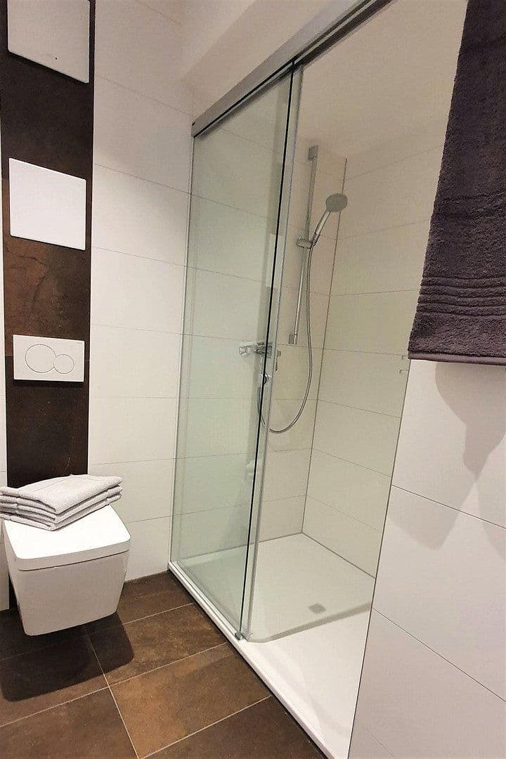 Pronájem bytu 2+1 68 m², Kronenstr. 16, Meersburg, Bádensko-Württembersko Pronájem bytu 2+1 68 m², Kronenstr. 16, Meersburg, Bádensko-Württembersko