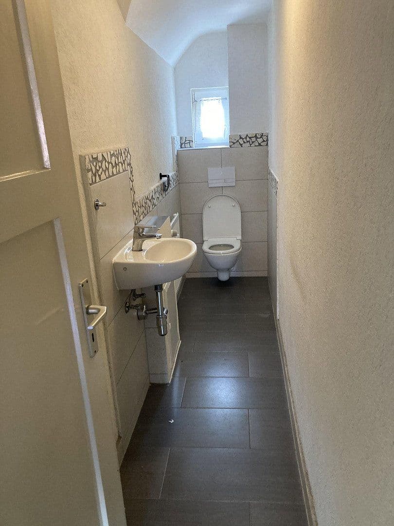 Pronájem bytu 4+1 90 m², Karlstr. 10, Alpirsbach, Bádensko-Württembersko Pronájem bytu 4+1 90 m², Karlstr. 10, Alpirsbach, Bádensko-Württembersko