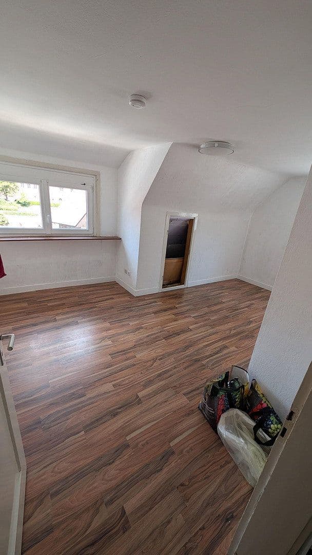 Pronájem bytu 4+1 90 m², Karlstr. 10, Alpirsbach, Bádensko-Württembersko Pronájem bytu 4+1 90 m², Karlstr. 10, Alpirsbach, Bádensko-Württembersko