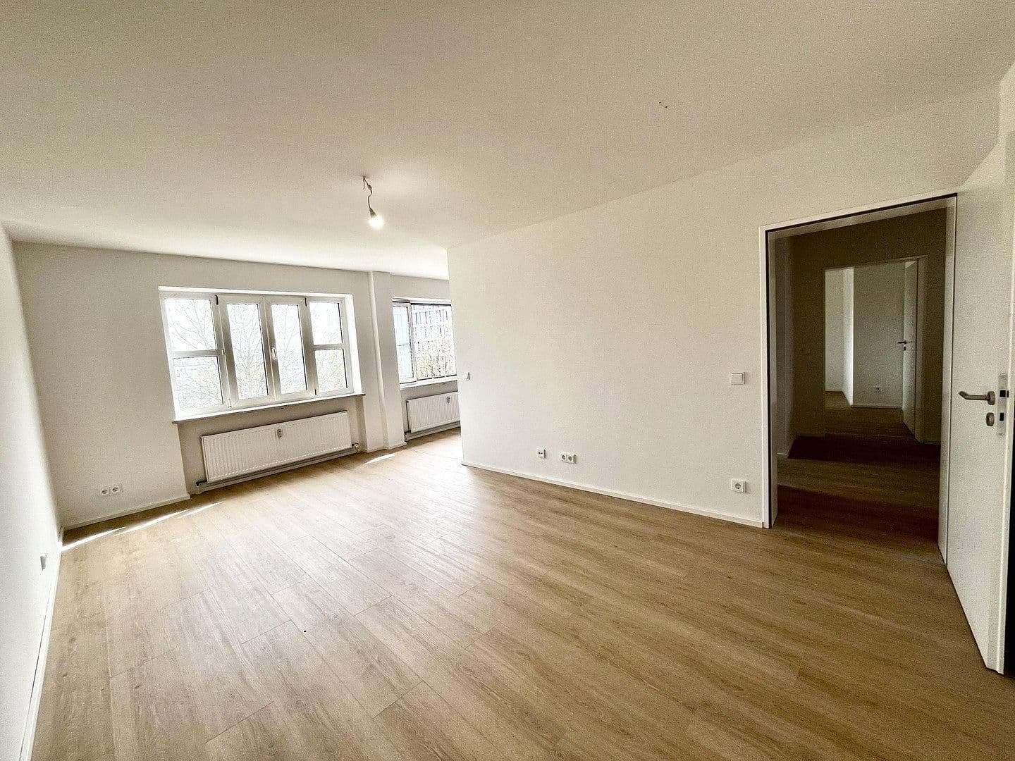 Prodej bytu 4+1 91 m², Rosa-Luxemburg-Platz 3, München, Bavorsko Prodej bytu 4+1 91 m², Rosa-Luxemburg-Platz 3, München, Bavorsko