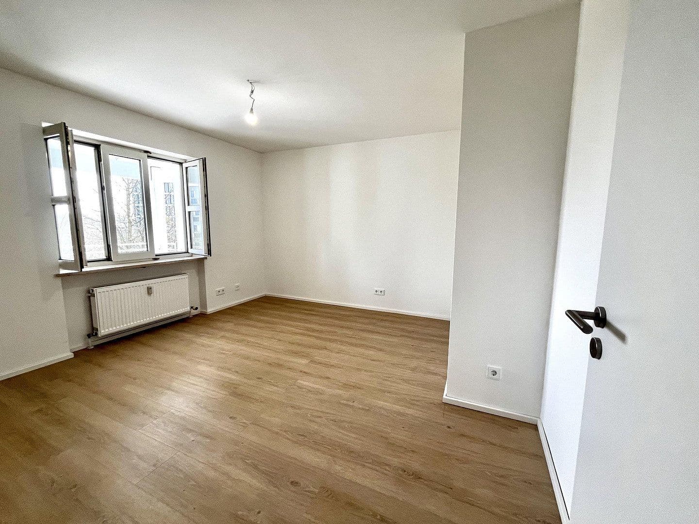 Prodej bytu 4+1 91 m², Rosa-Luxemburg-Platz 3, München, Bavorsko Prodej bytu 4+1 91 m², Rosa-Luxemburg-Platz 3, München, Bavorsko