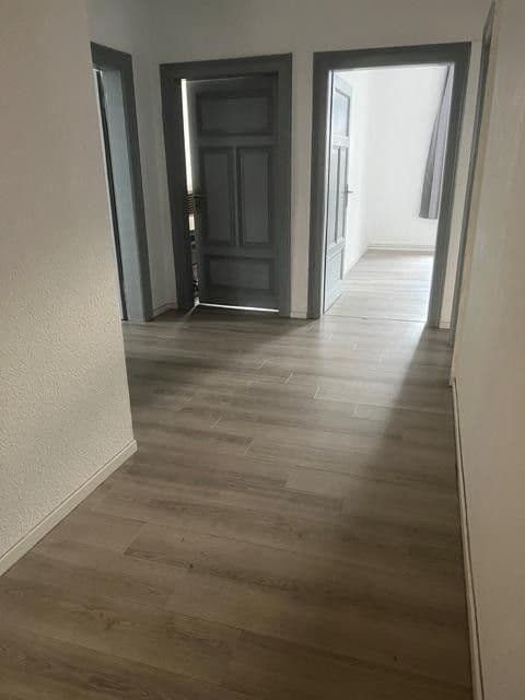 Prodej domu 334 m², pozemek 1.268 m², Hannoversche Straße 30, Seelze, Dolní Sasko Prodej domu 334 m², pozemek 1.268 m², Hannoversche Straße 30, Seelze, Dolní Sasko