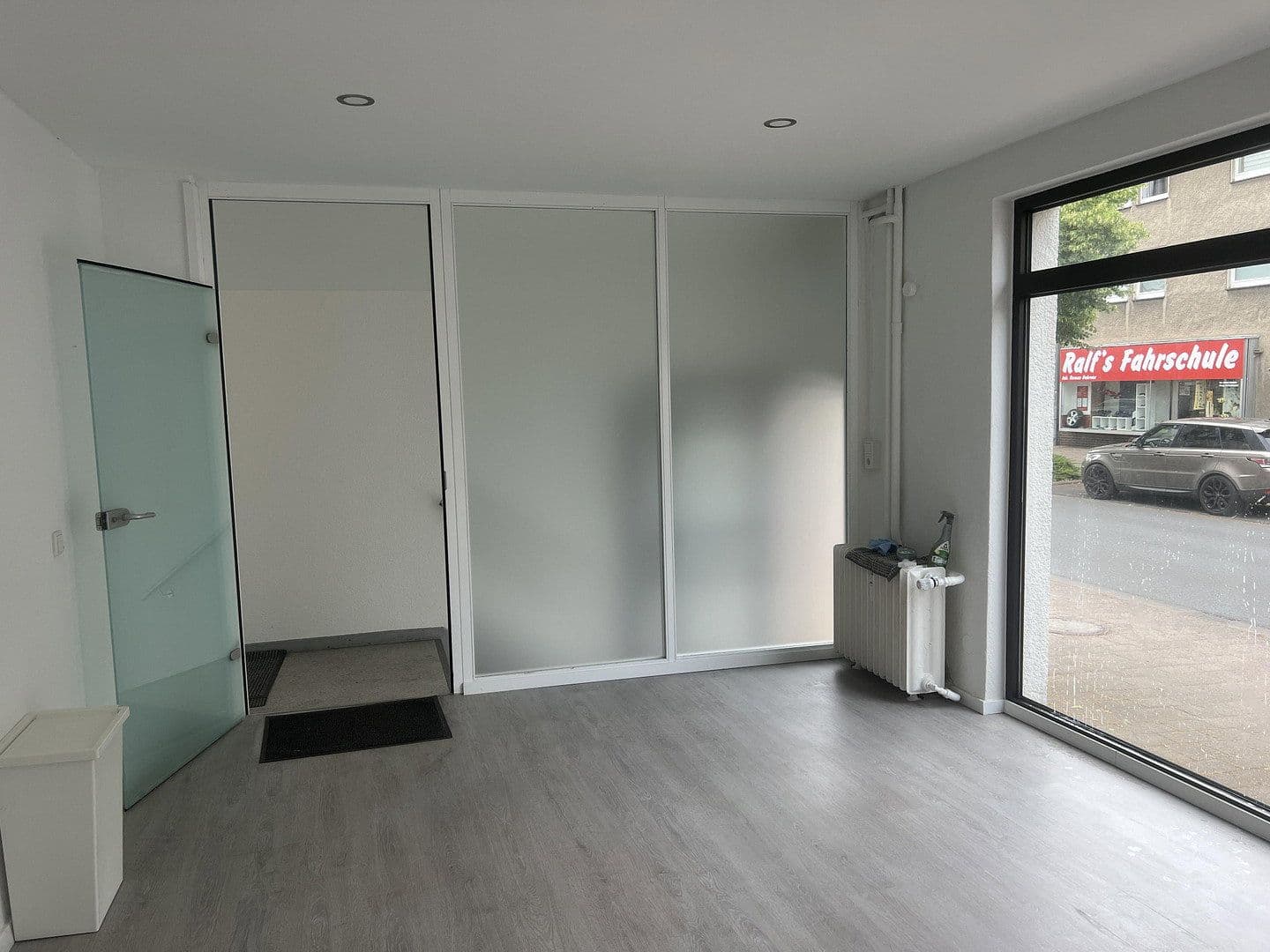 Prodej domu 334 m², pozemek 1.268 m², Hannoversche Straße 30, Seelze, Dolní Sasko Prodej domu 334 m², pozemek 1.268 m², Hannoversche Straße 30, Seelze, Dolní Sasko