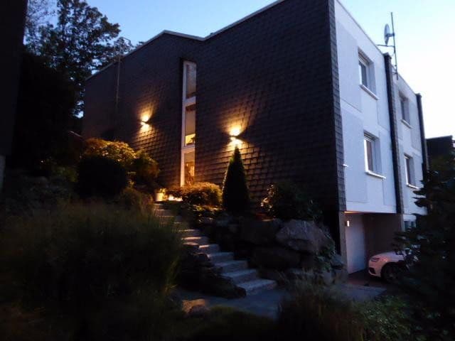 Prodej domu 120 m², pozemek 413 m², Wetter (Ruhr), Severní Porýní-Vestfálsko Prodej domu 120 m², pozemek 413 m², Wetter (Ruhr), Severní Porýní-Vestfálsko