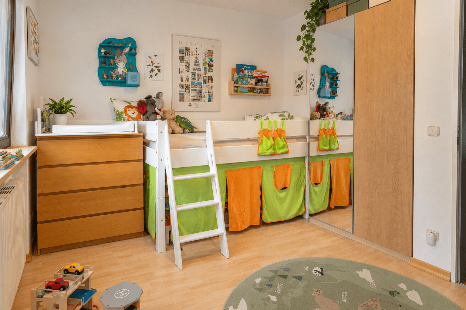 Prodej domu 82 m², pozemek 220 m², Mozartstr. 93A, Ottobrunn, Bavorsko Prodej domu 82 m², pozemek 220 m², Mozartstr. 93A, Ottobrunn, Bavorsko