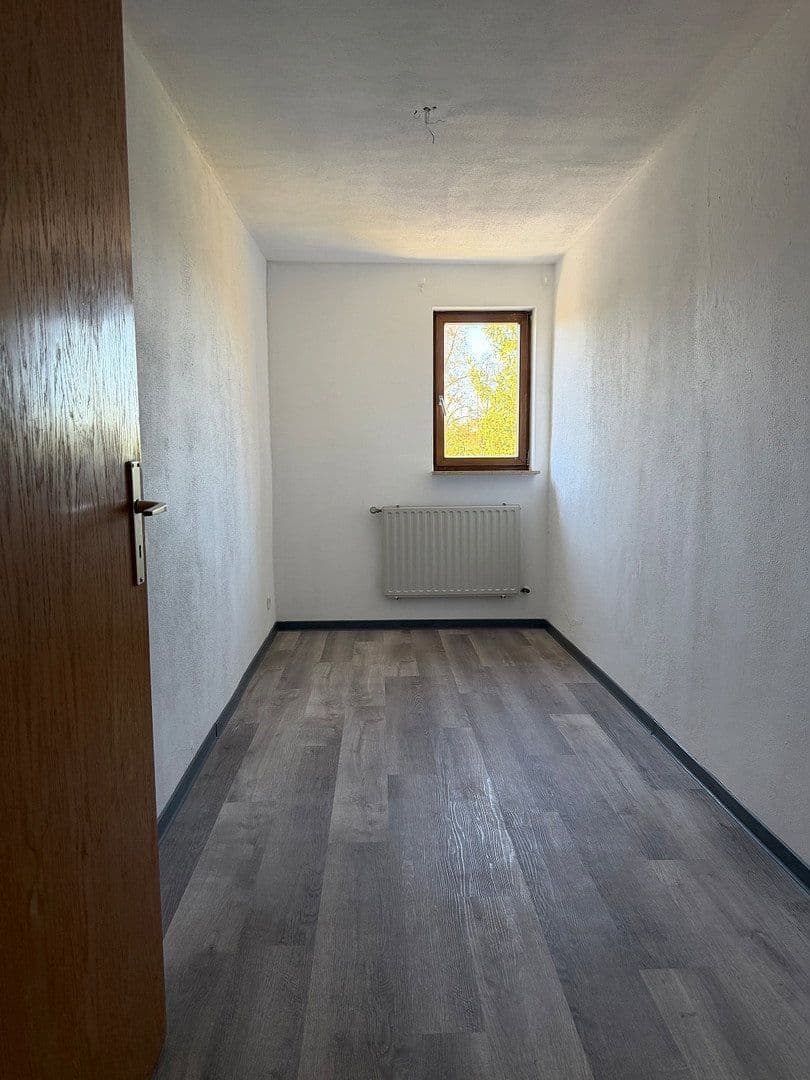 Pronájem bytu 3+1 78 m², TRöGELSBACH 10, Altensteig, Bádensko-Württembersko Pronájem bytu 3+1 78 m², TRöGELSBACH 10, Altensteig, Bádensko-Württembersko