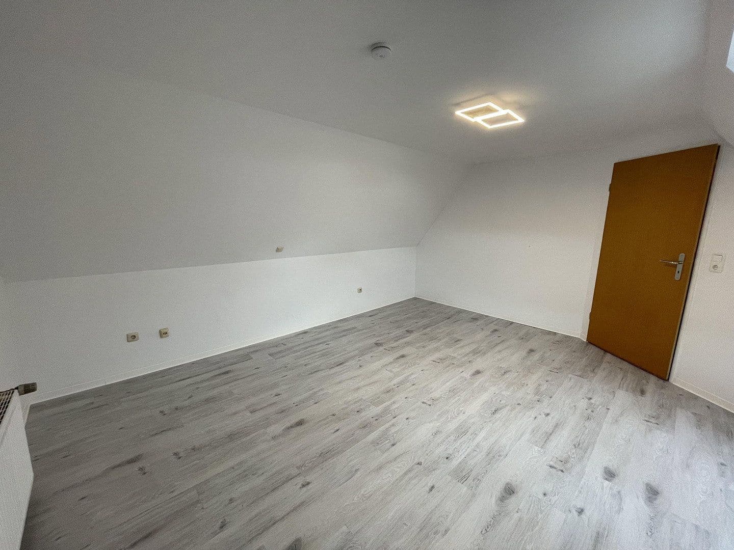 Pronájem domu 100 m², pozemek 500 m², Ganderkesee, Dolní Sasko Pronájem domu 100 m², pozemek 500 m², Ganderkesee, Dolní Sasko
