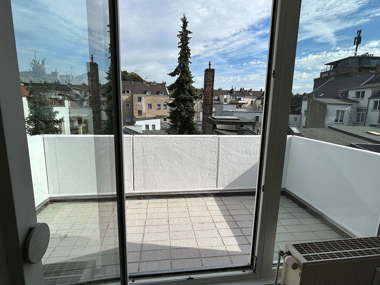 Pronájem bytu 2+1 56 m², Düsseldorf, Severní Porýní-Vestfálsko Pronájem bytu 2+1 56 m², Düsseldorf, Severní Porýní-Vestfálsko