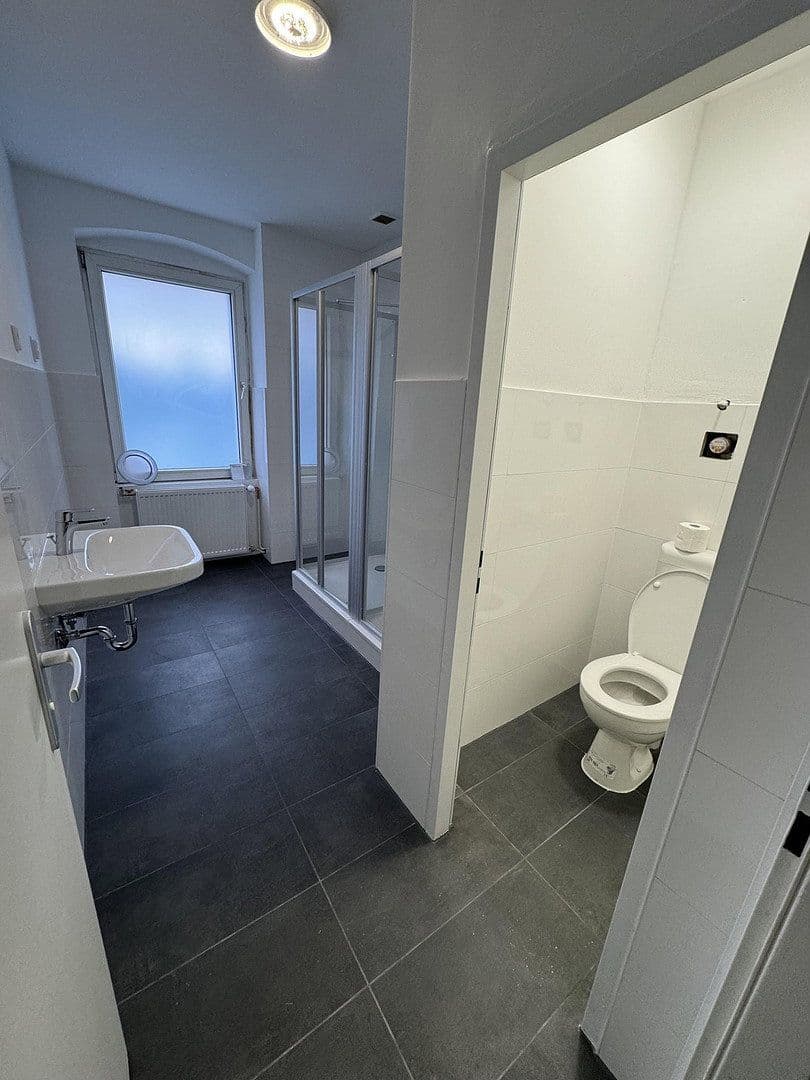 Pronájem nebytového prostoru 400 m², Johannisthaler Chaussee 431, Berlin, Berlín Pronájem nebytového prostoru 400 m², Johannisthaler Chaussee 431, Berlin, Berlín