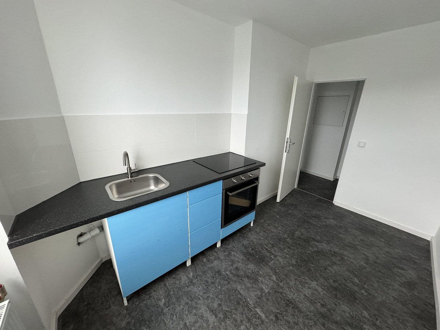 Pronájem nebytového prostoru 400 m², Johannisthaler Chaussee 431, Berlin, Berlín Pronájem nebytového prostoru 400 m², Johannisthaler Chaussee 431, Berlin, Berlín
