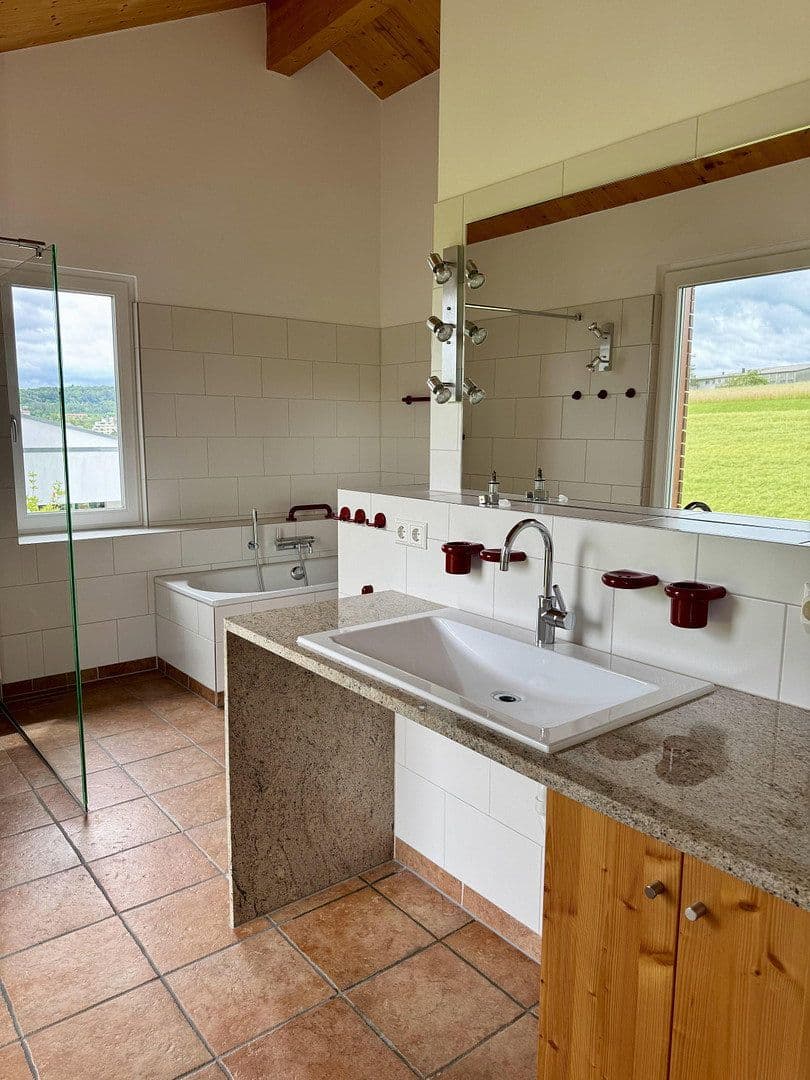 Prodej domu 247 m², pozemek 442 m², Calw, Bádensko-Württembersko Prodej domu 247 m², pozemek 442 m², Calw, Bádensko-Württembersko