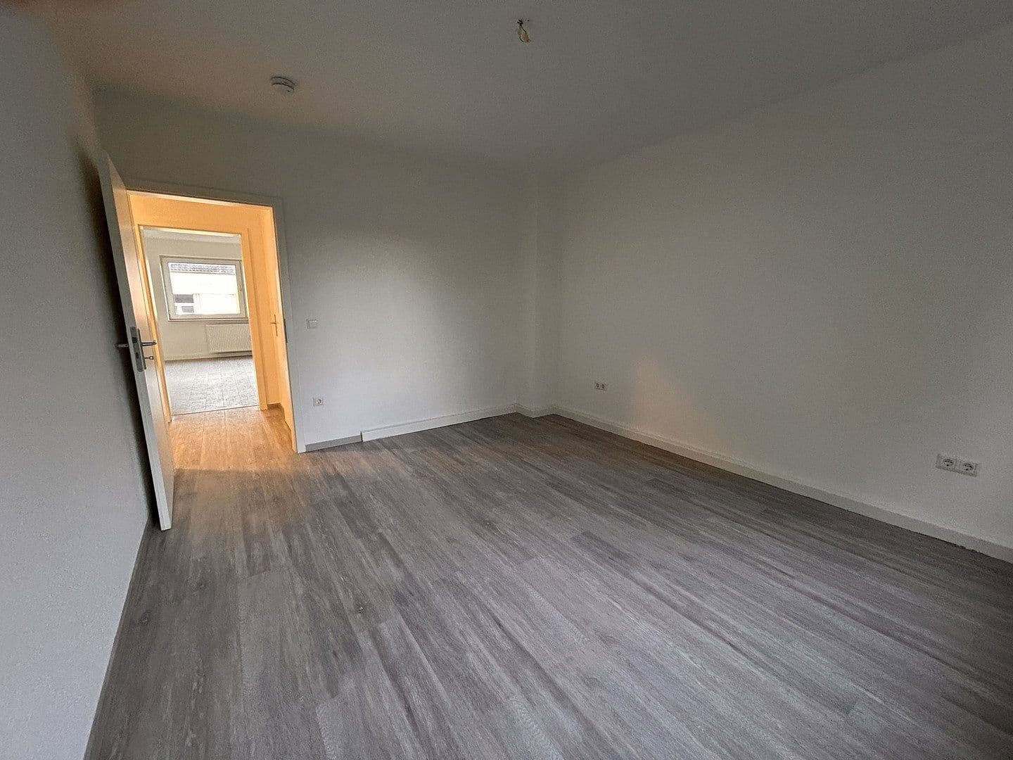Pronájem bytu 2+1 63 m², Julienstraße 1, Essen, Severní Porýní-Vestfálsko Pronájem bytu 2+1 63 m², Julienstraße 1, Essen, Severní Porýní-Vestfálsko