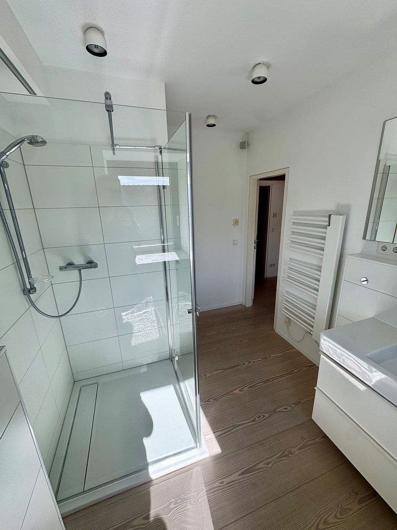 Prodej domu 175 m², pozemek 100 m², Offenbach, Hessen Prodej domu 175 m², pozemek 100 m², Offenbach, Hessen