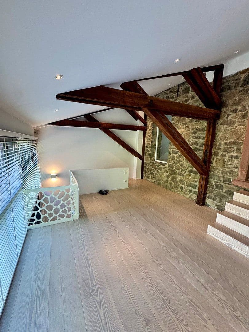 Prodej domu 175 m², pozemek 100 m², Offenbach, Hessen Prodej domu 175 m², pozemek 100 m², Offenbach, Hessen