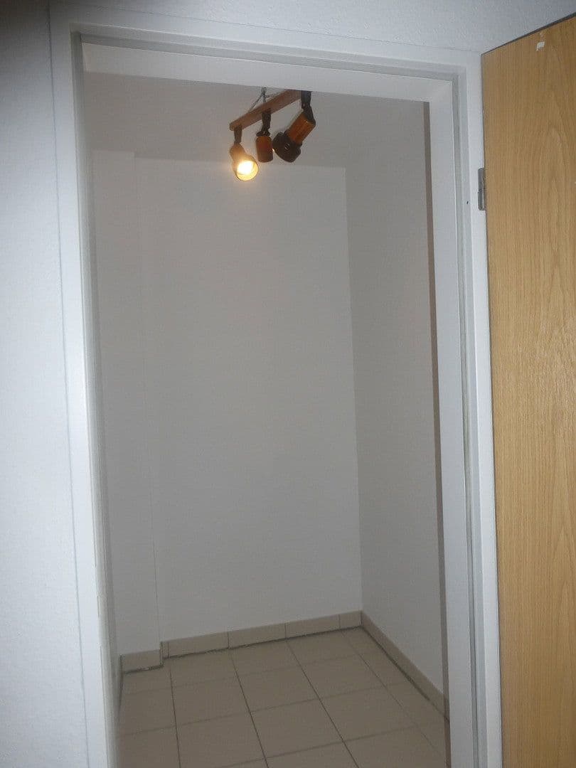 Pronájem bytu 2+1 67 m², Neuss, Severní Porýní-Vestfálsko Pronájem bytu 2+1 67 m², Neuss, Severní Porýní-Vestfálsko