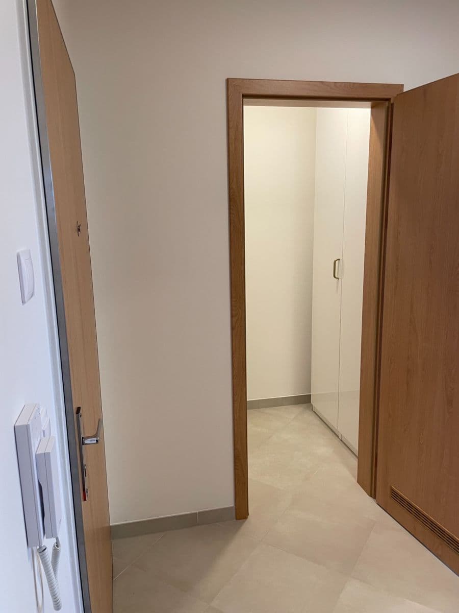 Pronájem bytu 2+kk 51 m², Šternovská, Praha, Praha Pronájem bytu 2+kk 51 m², Šternovská, Praha, Praha