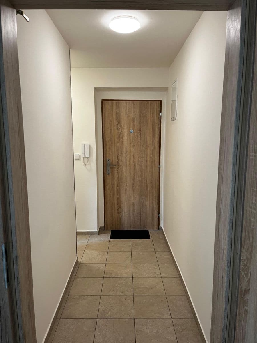 Pronájem bytu 1+1 39 m², Třída Míru, Beroun, Středočeský kraj Pronájem bytu 1+1 39 m², Třída Míru, Beroun, Středočeský kraj