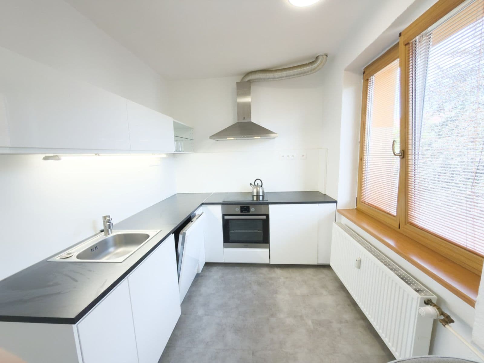 Pronájem bytu 3+1 64 m², Školní, Tachov, Plzeňský kraj Pronájem bytu 3+1 64 m², Školní, Tachov, Plzeňský kraj