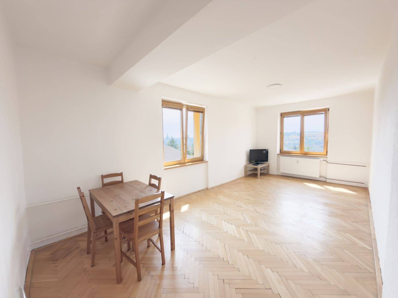 Pronájem bytu 3+1 64 m², Školní, Tachov, Plzeňský kraj Pronájem bytu 3+1 64 m², Školní, Tachov, Plzeňský kraj
