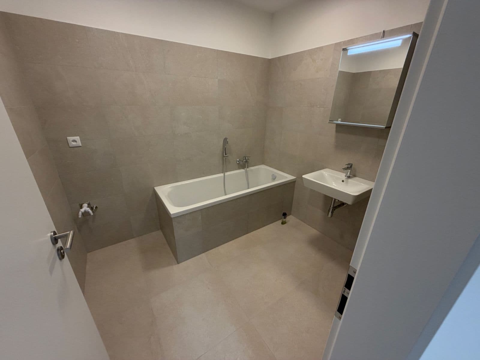 Pronájem bytu 4+kk 86 m², Nádražní, Třešť, Kraj Vysočina Pronájem bytu 4+kk 86 m², Nádražní, Třešť, Kraj Vysočina