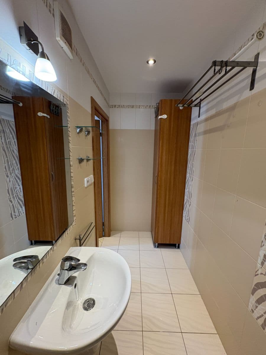 Pronájem bytu 3+1 64 m², Horolezecká, Praha, Praha Pronájem bytu 3+1 64 m², Horolezecká, Praha, Praha