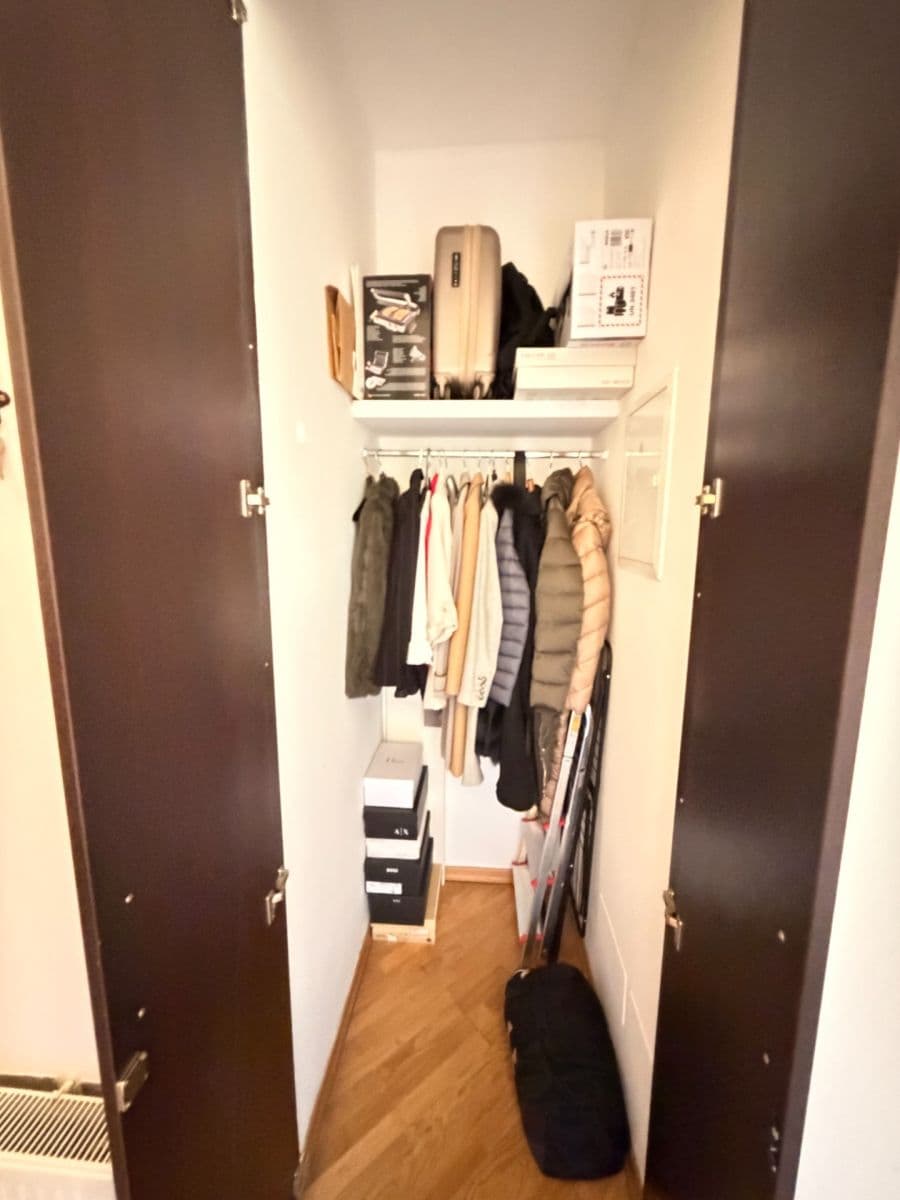 Pronájem bytu 1+kk 37 m², Staropramenná, Praha, Praha Pronájem bytu 1+kk 37 m², Staropramenná, Praha, Praha