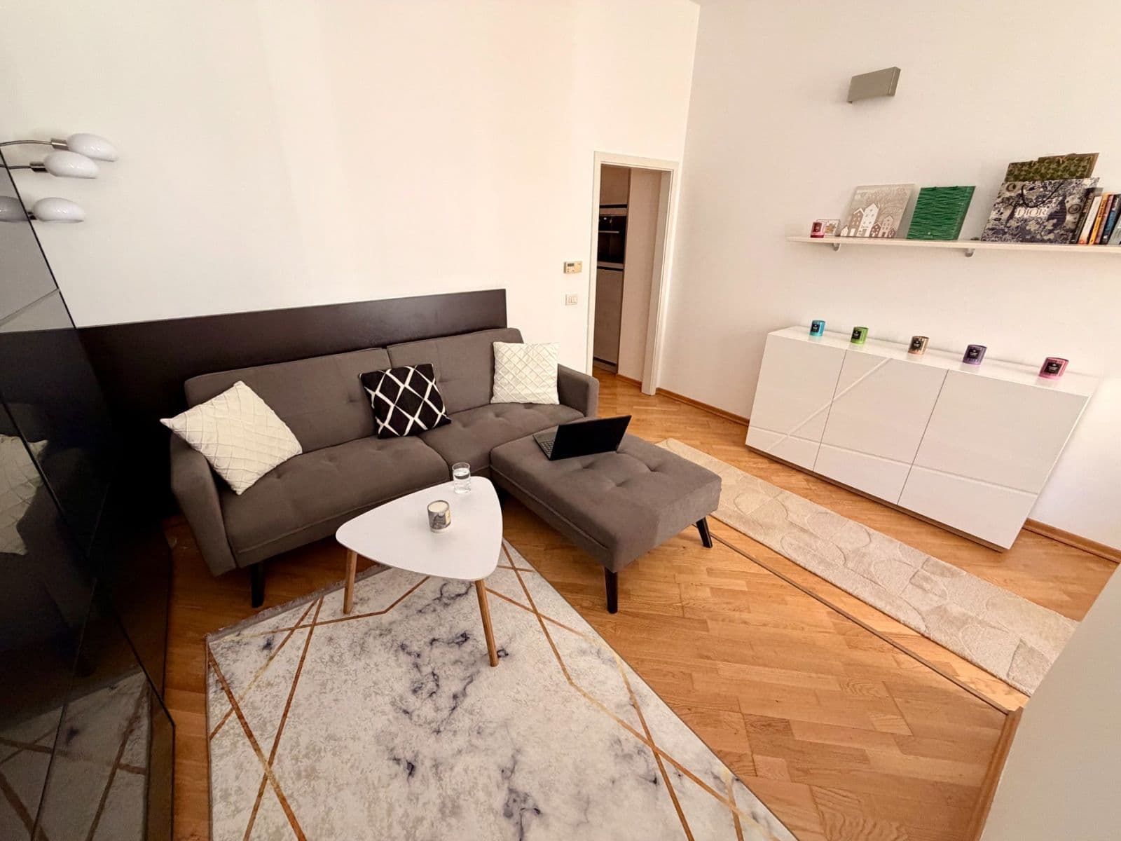 Pronájem bytu 1+kk 37 m², Staropramenná, Praha, Praha Pronájem bytu 1+kk 37 m², Staropramenná, Praha, Praha