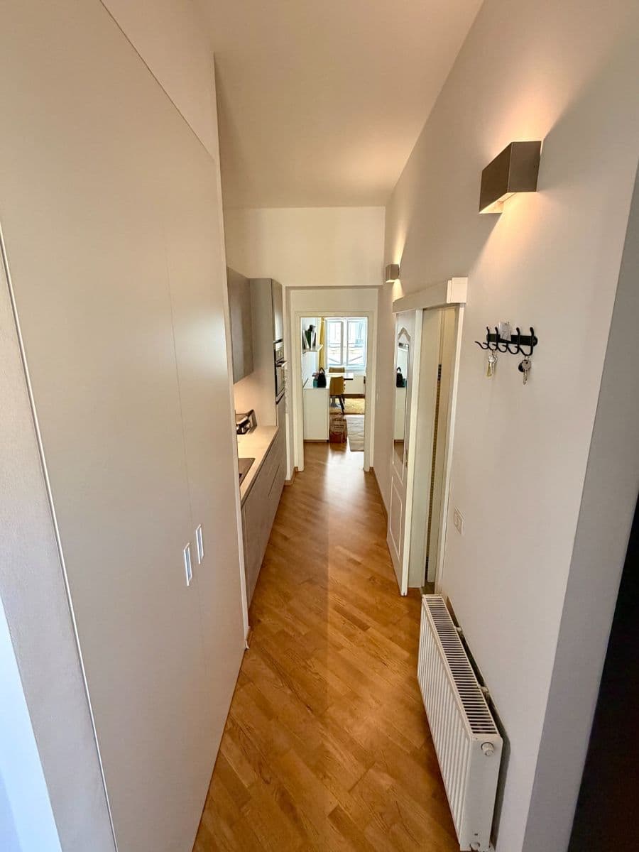 Pronájem bytu 1+kk 37 m², Staropramenná, Praha, Praha Pronájem bytu 1+kk 37 m², Staropramenná, Praha, Praha